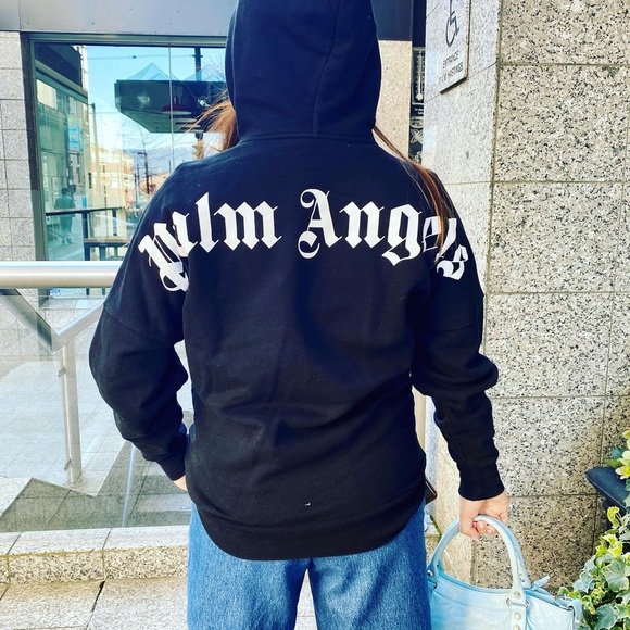 Palm Angels Tops - ✈️sold✈️Palm Angels Classic black hoodie